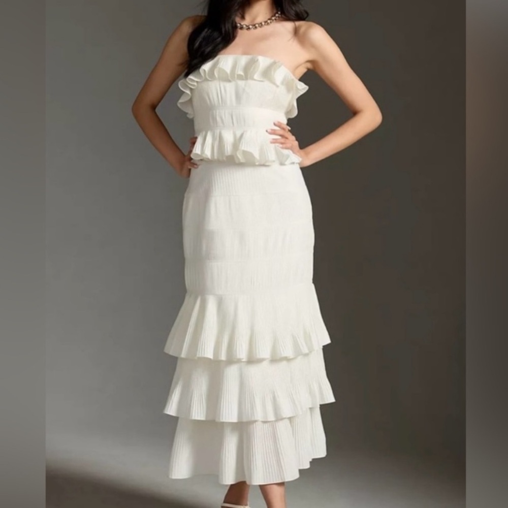 NWT  anthropology Elegant White Ruffle Strapless Dress size M